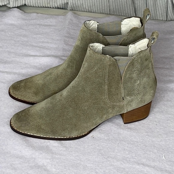 Michael Kors suede ankle boots - Picture 1 of 7